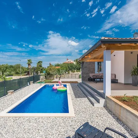 Feriehus In Novigrad With Private Pool And *