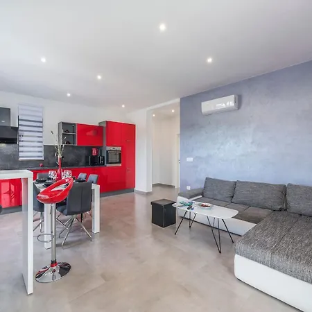 In Novigrad With Private Pool And Vakantiehuis Novigrad Istria