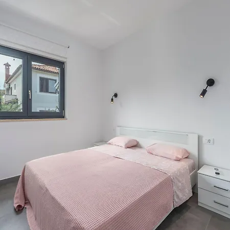 別荘 In Novigrad With Private Pool And *