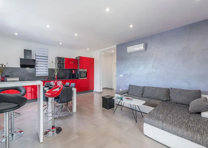 In Novigrad With Private Pool And Holiday home Novigrad (Istria)