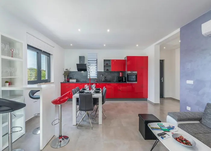 In Novigrad With Private Pool And Holiday home Novigrad (Istria)