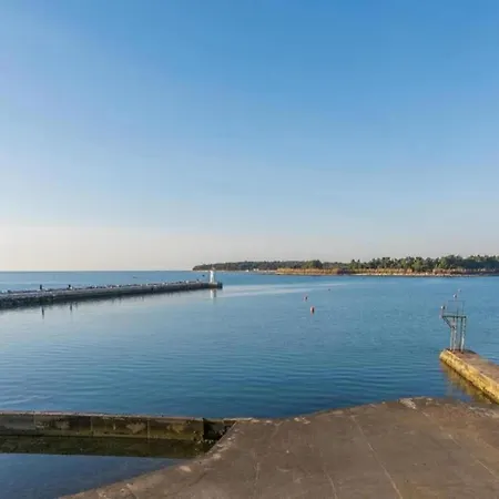 Holiday home Pleasant In Novigrad